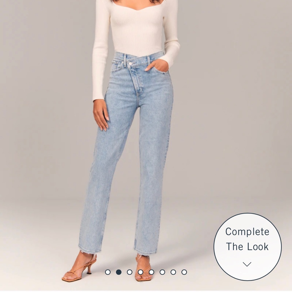 Abercrombie Women's Ultra High Rise 90s Straight Jean